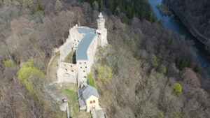 Muzyczne otwarcie wieży i wyścig