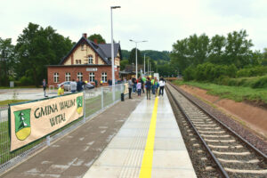 Pierwszy po 26 latach pociąg pasażerski odwiedził Gminę Walim!